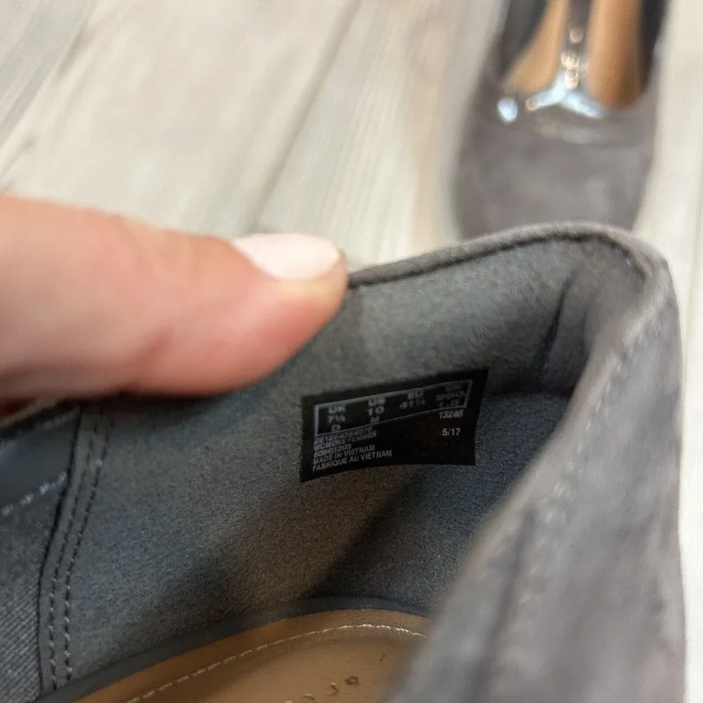 Ladies Clarks Court Heel Shoes Chorus Pitch Gray Size 10 Suede T Strap 9.5 - Picture 5 of 8